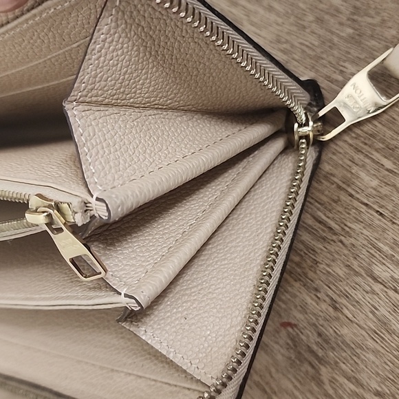 LOUIS VUITTON Round Zipper Monogram Empreinte Leather Beige Zippy Wallet - Picture 12 of 15